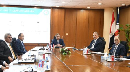 وزير البترول يتابع منظومة تأمين امدادات الوقود وتوافرها محلياً