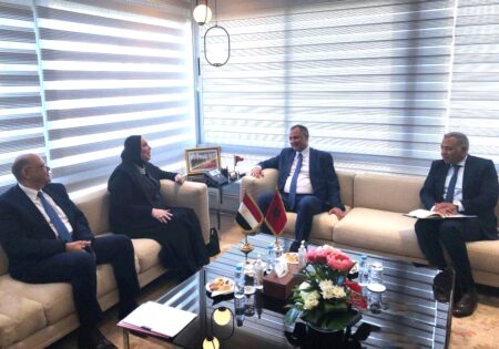 وزيرة التجارة والصناعة تبحث تعزيز التعاون الاقتصادي مع نظيرها المغربي