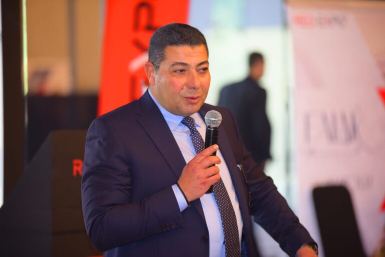 فاجىء الجميع .. معرض Red Collaboration يشهد إقبال جماهيري كثيف