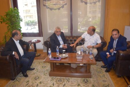 خلال اجتماع طارئ ..غرفة القاهرة تبحث سبلًا جديدة لضبط السوق