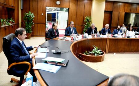 وزير البترول: هناك فرصا جيدة في مناطق البحث والاستكشاف البرية والبحرية