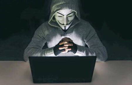 بعد سرقة بيانات 10 مليون عميل..خطوات تمنع الهاكر علي حساباتك الشخصية