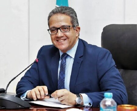  وزير السياحة والآثار يترأس اجتماع المجلس الأعلى للآثار