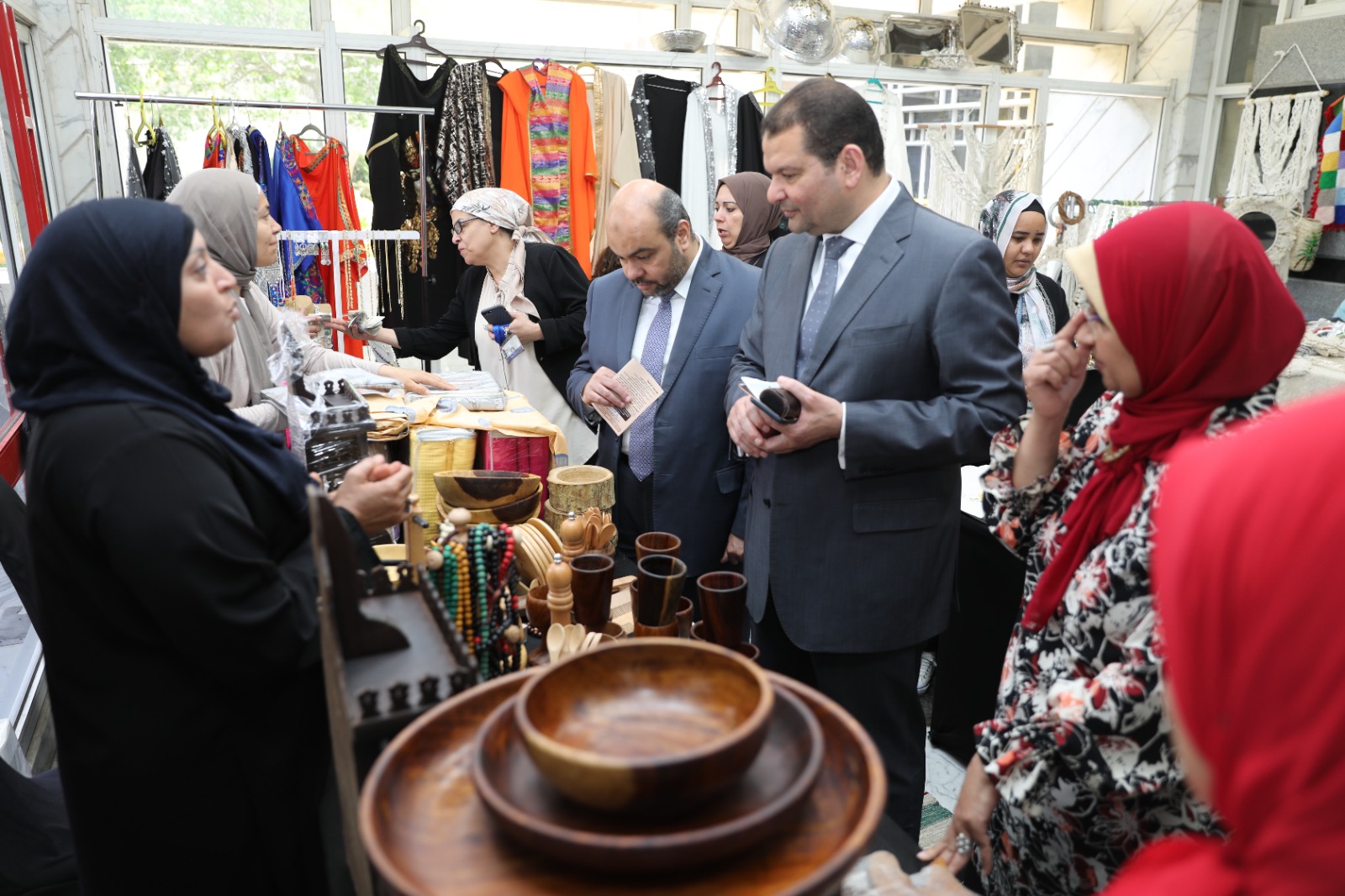 وزير المالية : لا ندخر جهدًا في مساندة صغار المنتجين(صور)