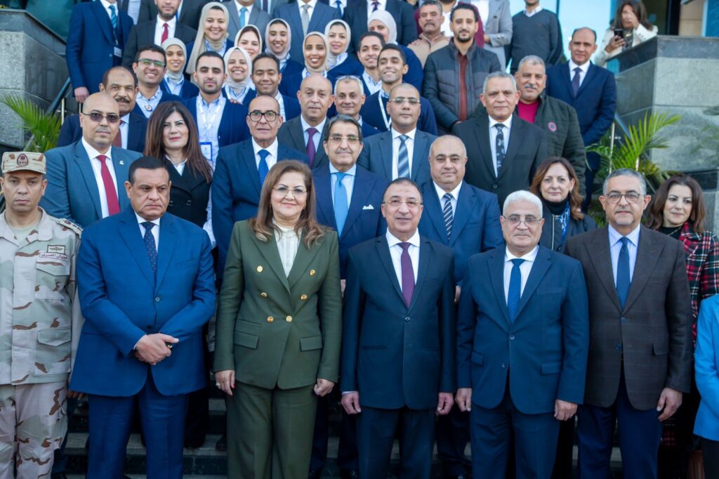 جانب من الافتتاح، بوابة النافذة