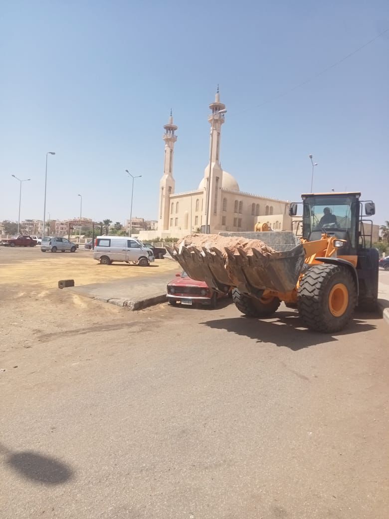 أجهزة المدن تشن حملات لإزالة مخالفات البناء والظواهر العشوائية(صور)