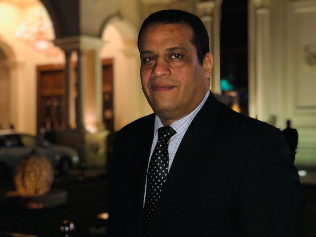 رجل الأعمال رأفت الفنجرى يتعاقد مع أحمد ممدوح رئيساً للقطاع التجاري فى EAGELS DEVELOPMENTS 