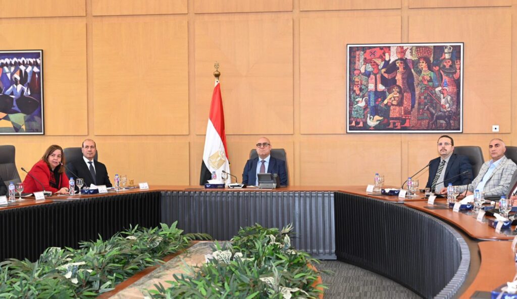 وزير الإسكان يحذر المقاولين في مشروع سكن لكل المصريين بالمدن الجديدة والمحافظات