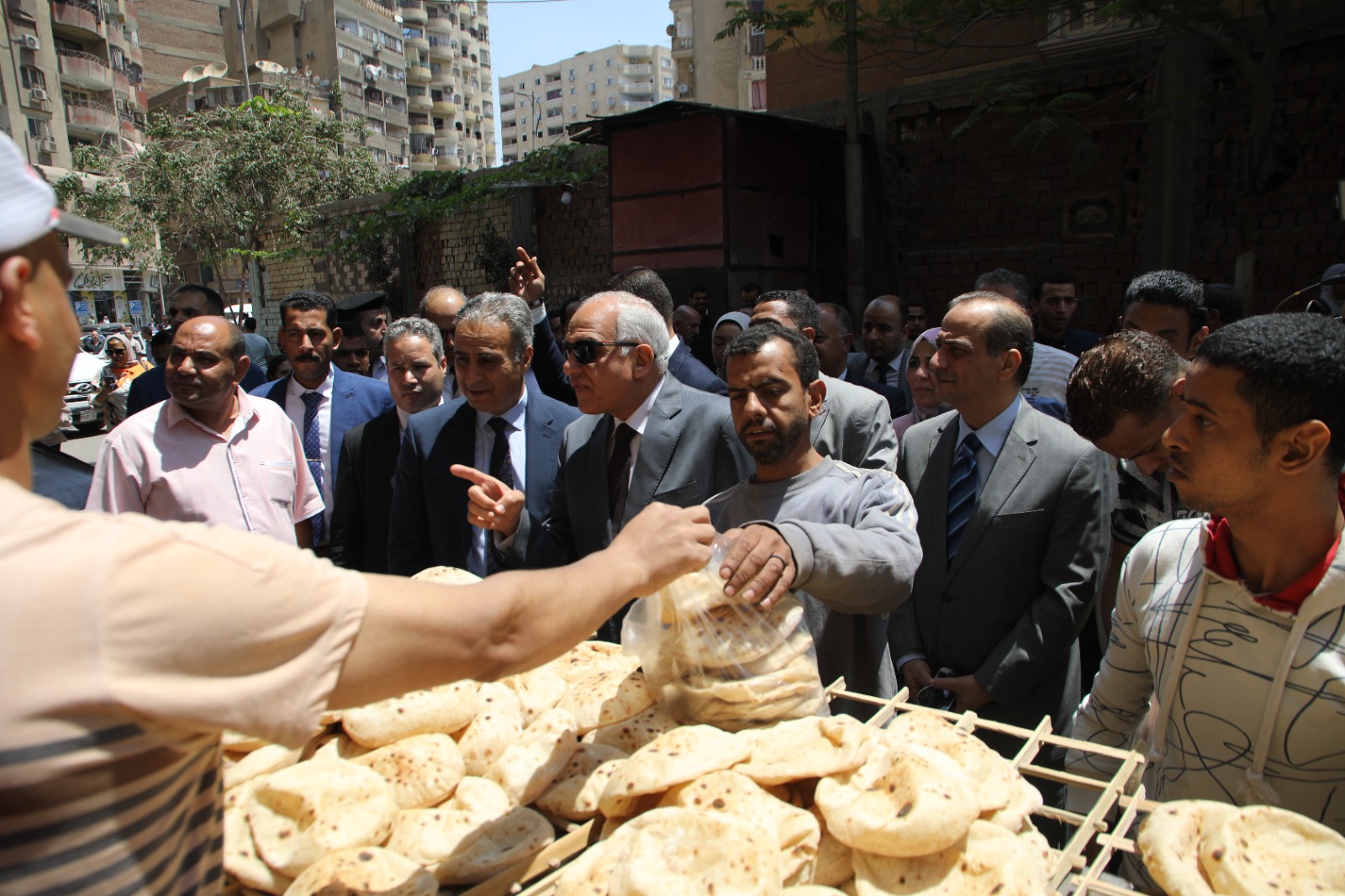 رئيس جهاز حماية المستهلك ومحافظ الجيزة يقودان حملات رقابية مُكبرة