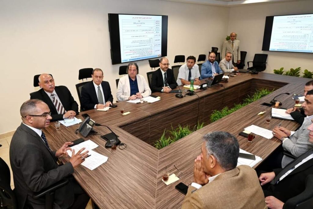 وزير الإسكان يتابع موقف إدارة الحمأة الناتجة من محطات الصرف الصحي وإعادة استخدامها والاستفادة منها في توليد الطاقة