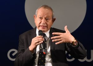 نجيب ساويرس يكشف أسوأ قرار اتخذه خلال مسيرته المهنية