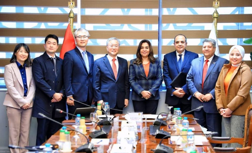 وزيرة التنمية المحلية تبحث مع سفير كوريا الجنوبية بالقاهرة مجالات التعاون المشترك