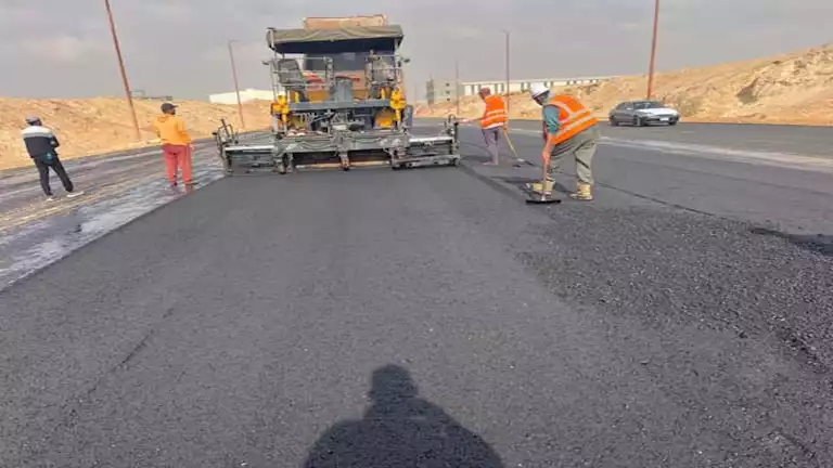 وزير الإسكان: جارٍ استكمال أعمال التطوير ورفع الكفاءة بالمناطق الصناعية