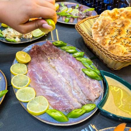 فسيخ والرنجة، بوابة النافذة
