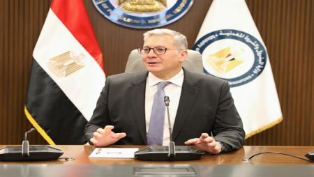المهندس كريم بدوي، وزير البترول والثروة المعدنية