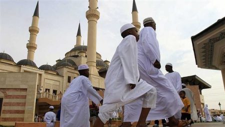 السودان يعلن غدا الأحد أول أيام عيد الفطر 2025
