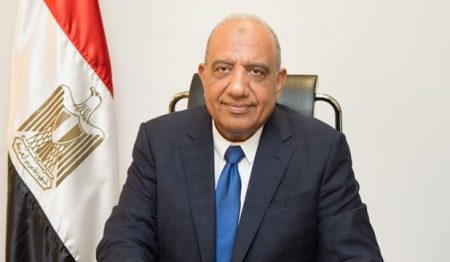 الدكتور محمود عصمت وزير الكهرباء والطاقة المتجددة, بوابة النافذة