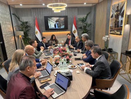 وزير السياحة يجتمع بكبار منظمي الرحلات ووكالات السياحة والسفر وشركات الطيران الألمانية والدولية