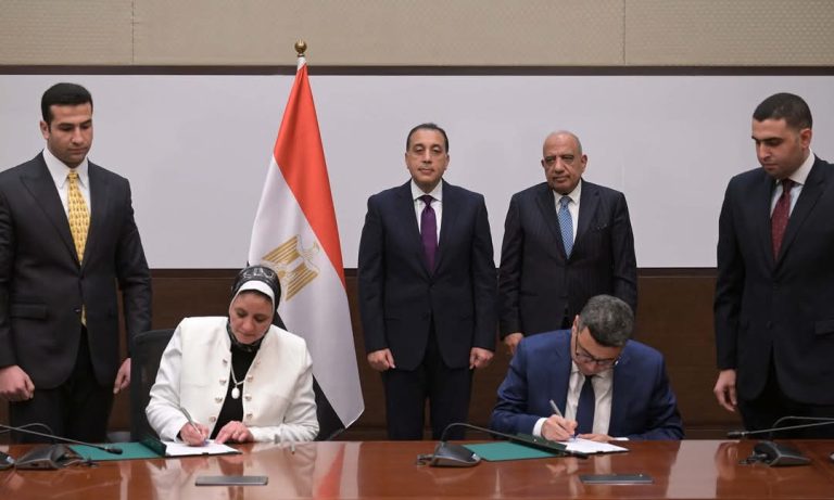 رئيس الوزراء يوقع اتفاقية إنشاء محطة رياح لإنتاج الكهرباء بقدرة 500 ميجاوات بخليج السويس