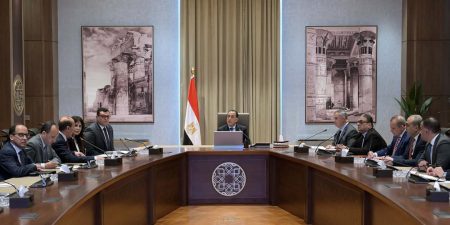 رئيس الوزراء يتابع سير الأعمال في مشروع توسعة كورنيش الإسكندرية.. وإجراءات تشغيل مشروع حدائق تلال الفسطاط