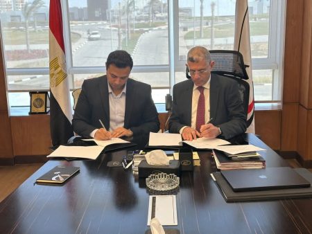 وكالة الفضاء المصرية توقع بروتوكول تعاون لتعزيز الشراكة في تصنيع الأقمار الصناعية