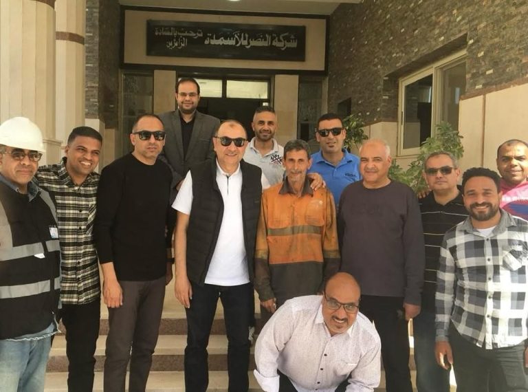 وزير قطاع الأعمال يفاجئ شركة النصر للأسمدة بزيارة بنهاية رمضان