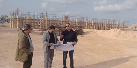 بالصور| جولة مسئولو "الإسكان" بالساحل الشمالي الغربي لتفقد المشروعات التنموية