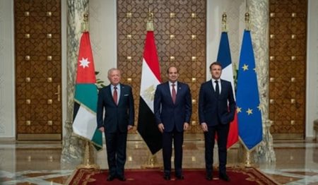 بيان مشترك مصري أردني فرنسي في ختام القمة الثلاثية بالقاهرة
