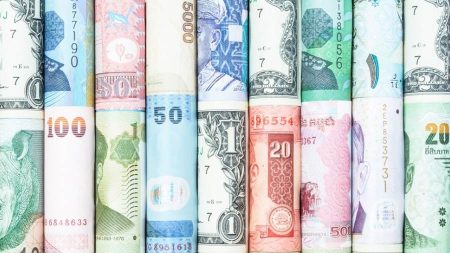 أسعار العملات الأجنبية والعربية مقابل الجنيه المصري اليوم الاثنين 14 أبريل 2025