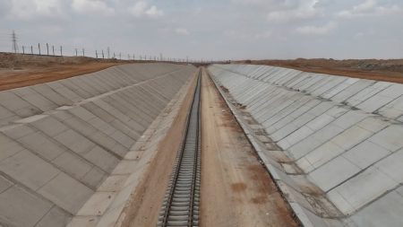 أبرز المعلومات حول مشروع إنشاء وتنفيذ خط سكة حديد "الروبيكى/ العاشر من رمضان/ بلبيس"