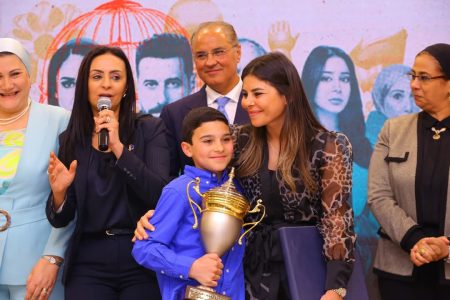 وزيرة التضامن الاجتماعي تكرم نجوم وصناع مسلسل "لام شمسية"