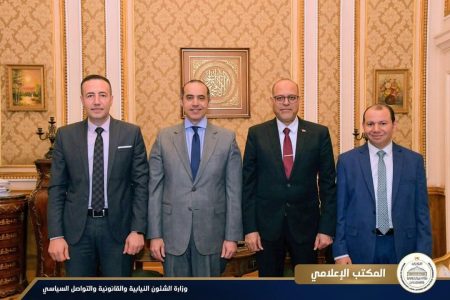 وزير الشئون النيابية يشكر كل من ساهم في إقرار مشروع قانون العمل الجديد بعد الموافقة عليه نهائيًا