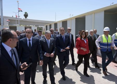رئيس الوزراء يتفقد أعمال إنشاء السوق الحضرية المُجمعة بحي أول مدينة الإسماعيلية