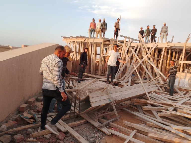 وزير الإسكان : تنفيذ حملات إزالة لمخالفات بناء وتعديات بمدن الشروق وبدر وسوهاج