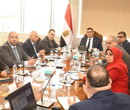 وزير الإسكان يتابع آليات طرح الأراضي لكبار المطورين العقاريين والمستثمرين وشروط وضوابط التخصيص(عاجل)