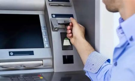 بعد قرار المركزي.. رسوم السحب والاستعلام من ماكينات ATM وحد السحب اليومي