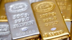 هدايا قيمة..الجنيه الفضة يحل محل الذهب في الأسواق تزامناً مع ارتفاع الأسعار
