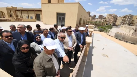 وزير الإسكان يتفقد مشروع حدائق تلال الفسطاط