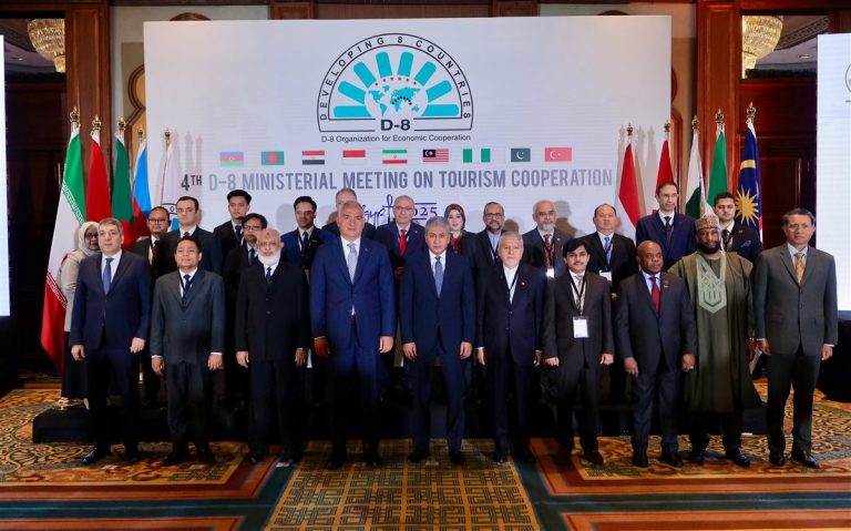 إعلان القاهرة: خارطة طريق جديدة للسياحة بين دول D-8