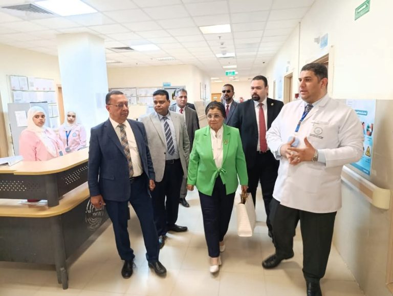 نائب وزير الصحة تتفقد عددًا من المنشآت الصحية بمحافظة أسوان