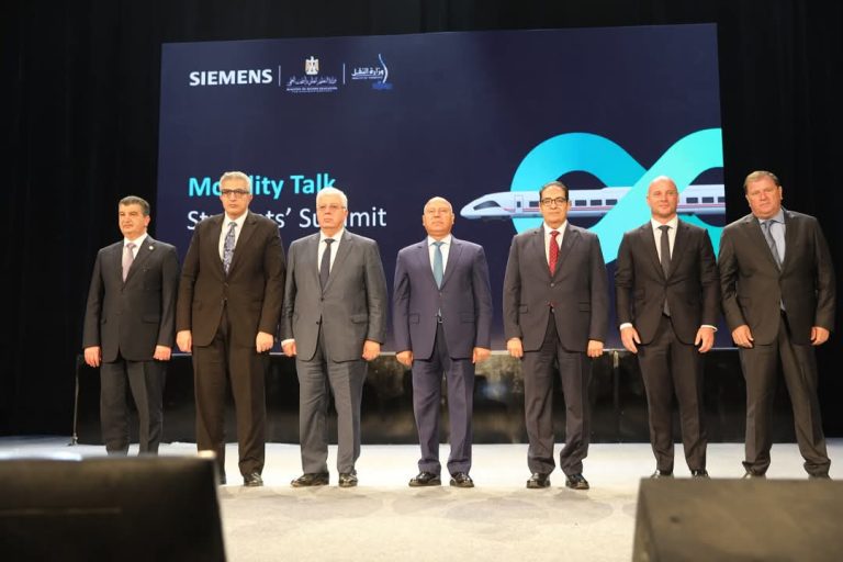 وزير الصناعة والنقل يفتتح فعاليات الملتقي الطلابي "موبيلتي توك" Mobility Talk بحضور وزير التعليم العالي والبحث
