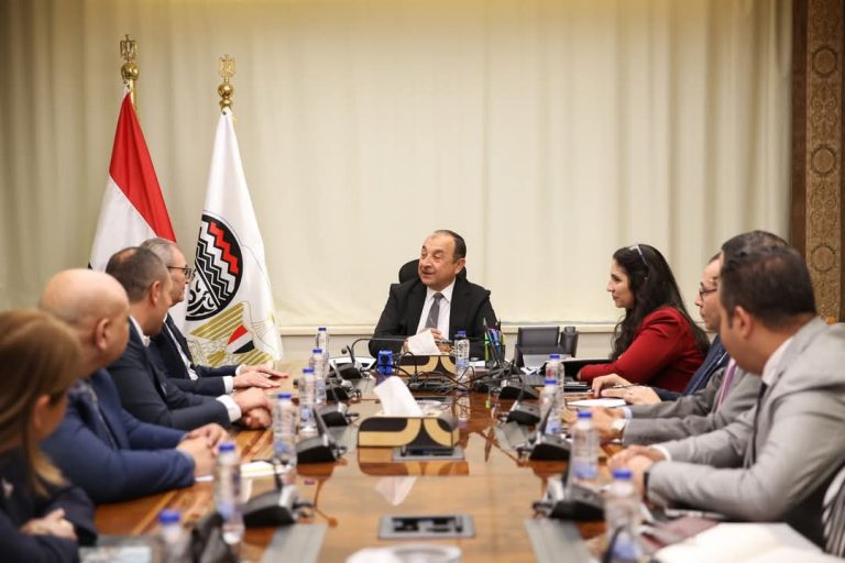 وزير قطاع الأعمال العام يبحث مع مجموعة شاهينلر القابضة التركية فرص التعاون والاستثمار
