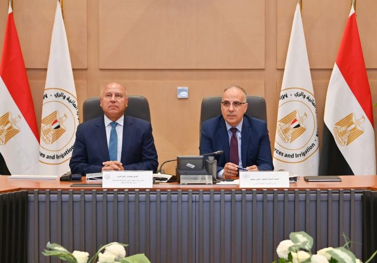 عقد اجتماع اللجنة العليا لتراخيص الشواطئ برئاسة وزير الموارد المائية والرى وبحضور وزير الصناعة والنقل، وممثلي الوزارات والمحافظات والجهات المعنية