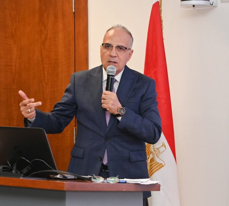 وزير الري يلتقي المهندسين الجدد الملتحقين للعمل حديثًا بوزارة الموارد المائية والرى قبيل نهو تدريبهم بالأكاديمية العسكرية المصرية