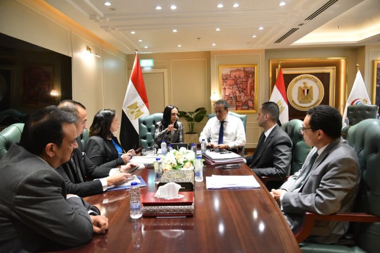 تكليفات رئاسية.. وزيرا الصحة والتضامن يناقشان خطة زيادة عدد فصول الحضانات ورياض الأطفال