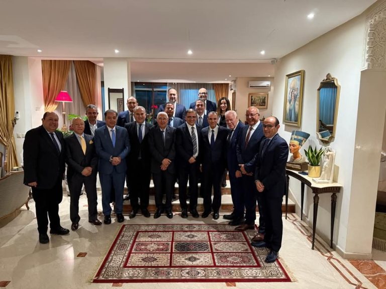 تفاصيل لقاء وزير الخارجية مع مجموعة من كبار رجال الأعمال ورؤساء البنوك المغربية