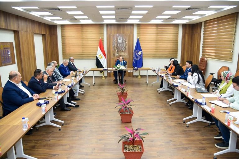 هيئة الدواء المصرية تعقد اجتماعًا موسعًا مع ممثلي المجلس التصديري للصناعات الطبية