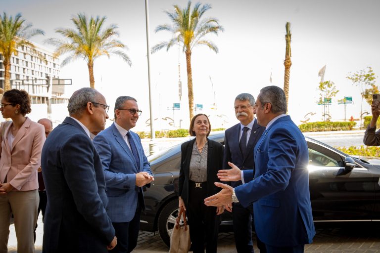 رئيس البرلمان المجري ووفد مرافق في زيارة إلى العاصمة الإدارية الجديدة