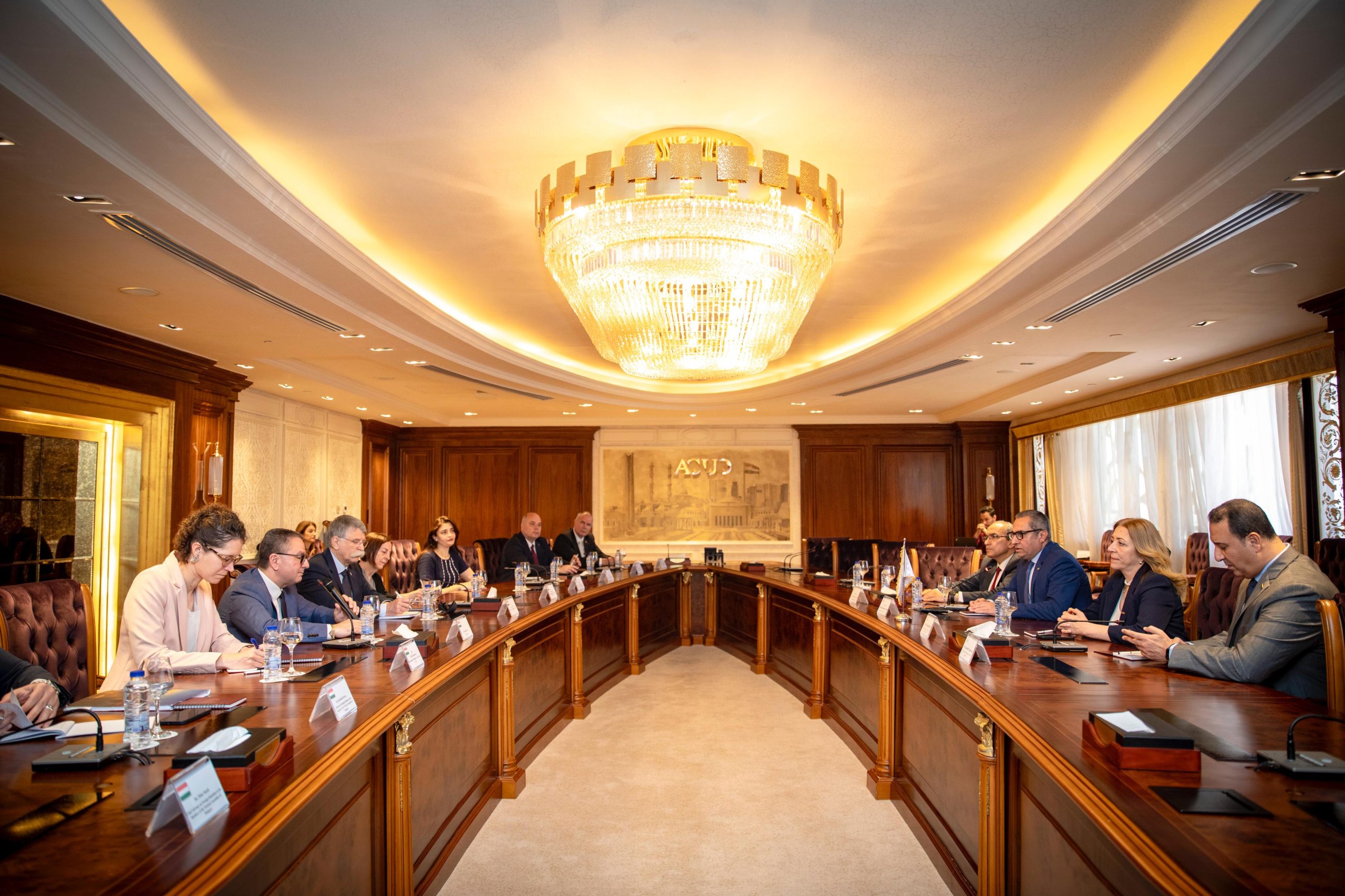 رئيس البرلمان المجري ووفد مرافق في زيارة إلى العاصمة الإدارية الجديدة