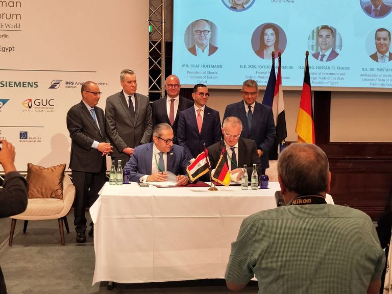 توقيع عقد “مستوى الخدمة” لإدارة وتشغيل وصيانة مرفق المياه والصرف الصحي وفق أعلى المعايير العالمية بالعاصمة الجديدة